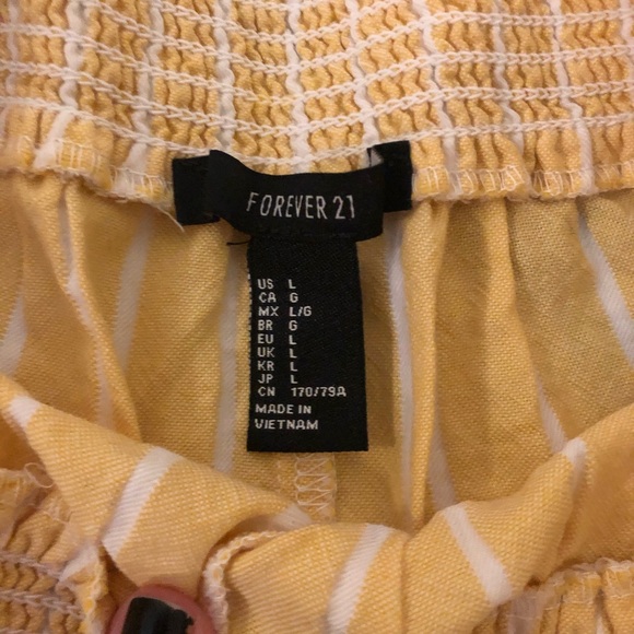 Forever 21 Shorts - Picture 2 of 2